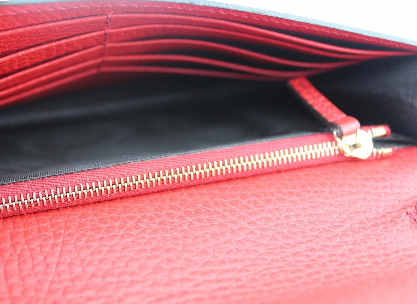 GUCCI GG MARMONT LEATHER CHAIN BAG RED
