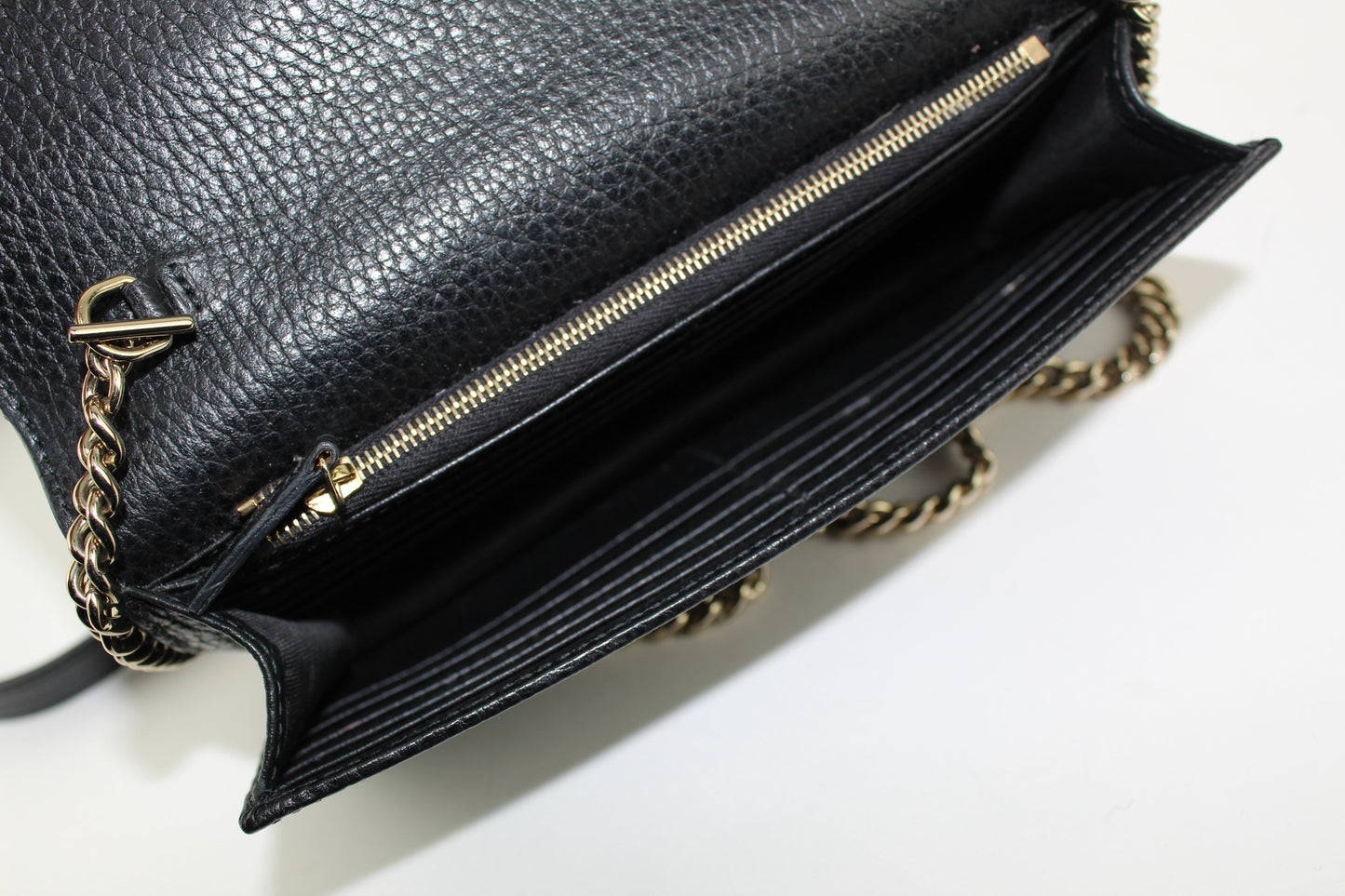 GUCCI INTERLOCKING WALLET ON CHAIN