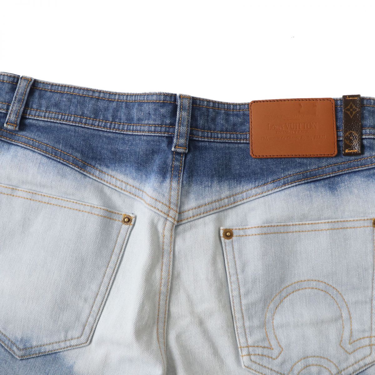 LOUIS VUITTON Shorts Outer: 98% cotton, Outer: 2% polyurethane, Lining: 100% cotton, Part: leather Indigo Blue (Gradation) Women 38