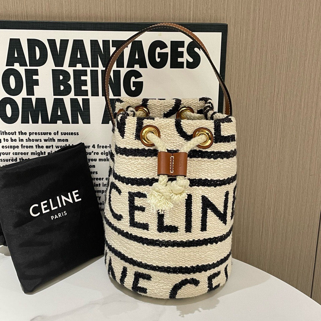 π Luxury CELINE Shearing Bucket Bag #13224
