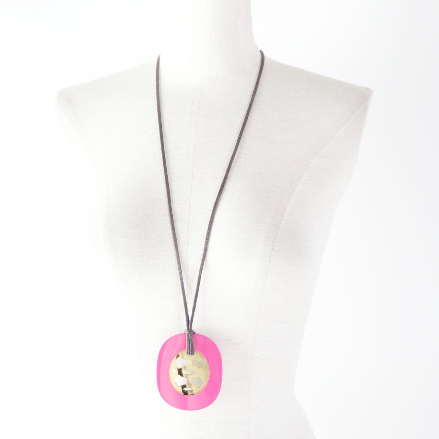 HERMES Necklace Buffalo horn, lacquer, leather pink Lift GM Women