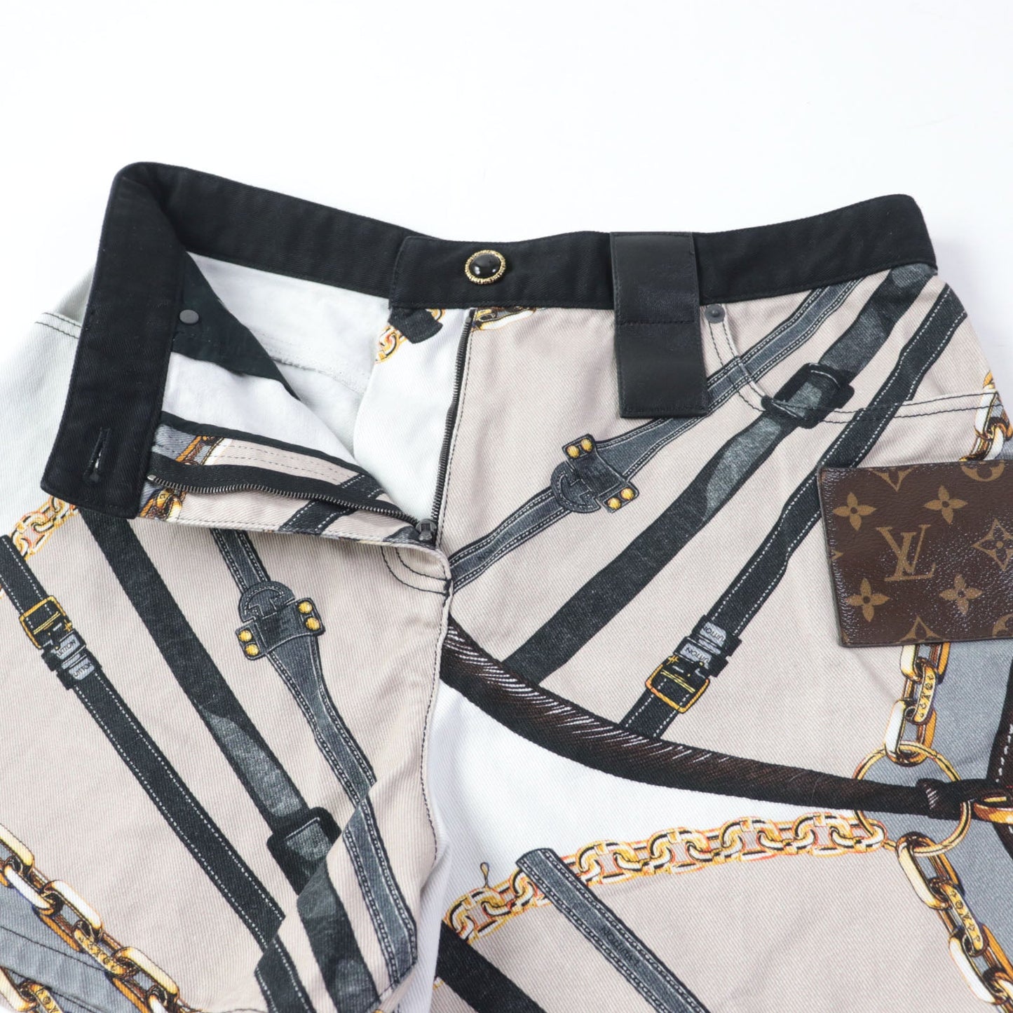 LOUIS VUITTON Shorts Main: 100% cotton, Main: Polyurethane, Lining: 100% cotton multicolor Women 42