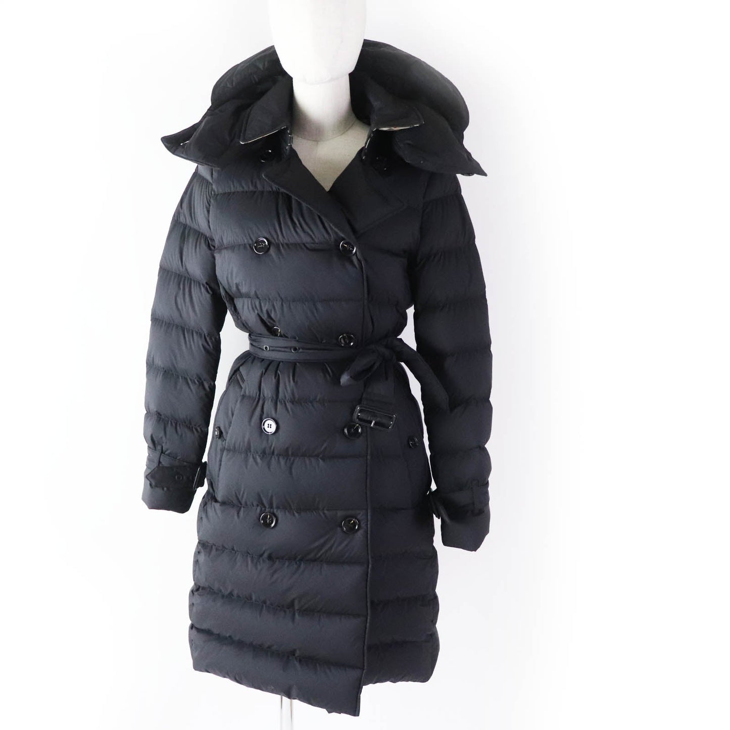BURBERRY down coat 8044680 Outer material: 100% nylon, Lining: 100% nylon, Filling: 90% down, Filling: 10% feather, Upper lining: 100% polyester, Collar back: 100% polyester, Leather part: 100% cowhide black Women S