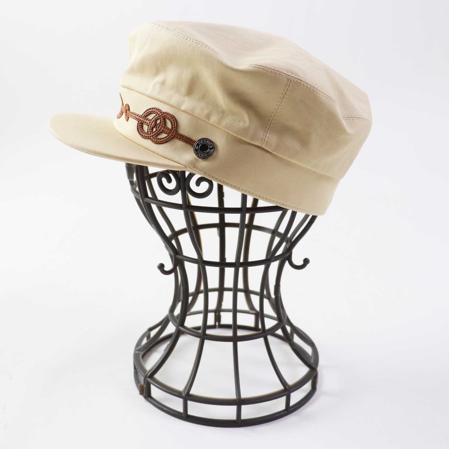 HERMES Casquette Outer: 96% cotton, Outer: 4% polyurethane, Lining: 65% rayon, Lining: 35% cotton, Part: 100% polyester, Lining trimming: 56% cotton, 44% rayon Leather part: Sheepskin Beige camel Kapoor Cricketis Women 57