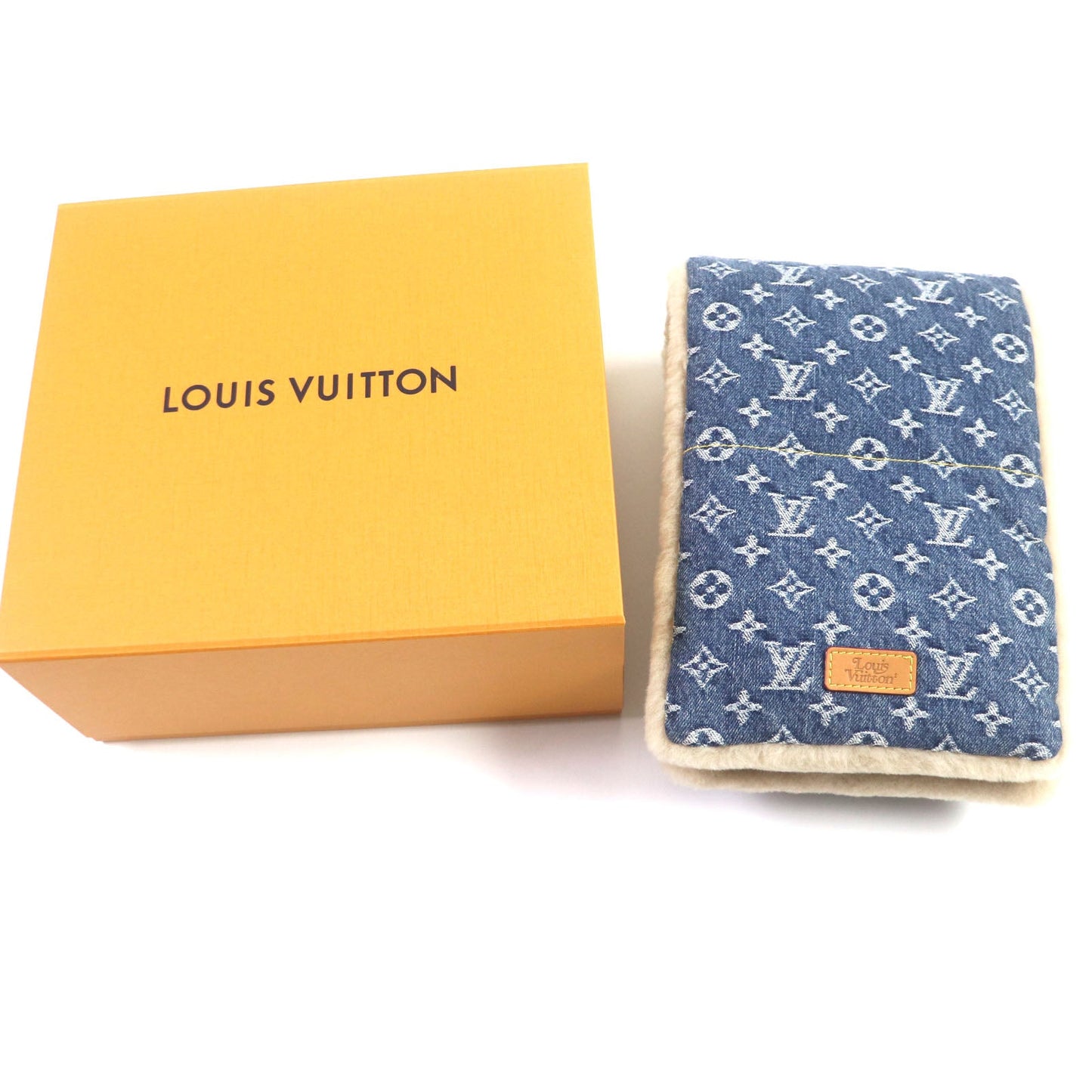 LOUIS VUITTON Scarf Main: 100% wool, Lining: 100% cotton, Filling: 100% polyester, Patch: Cowhide Blue beige Monogram denim Echarpe Shearling mens
