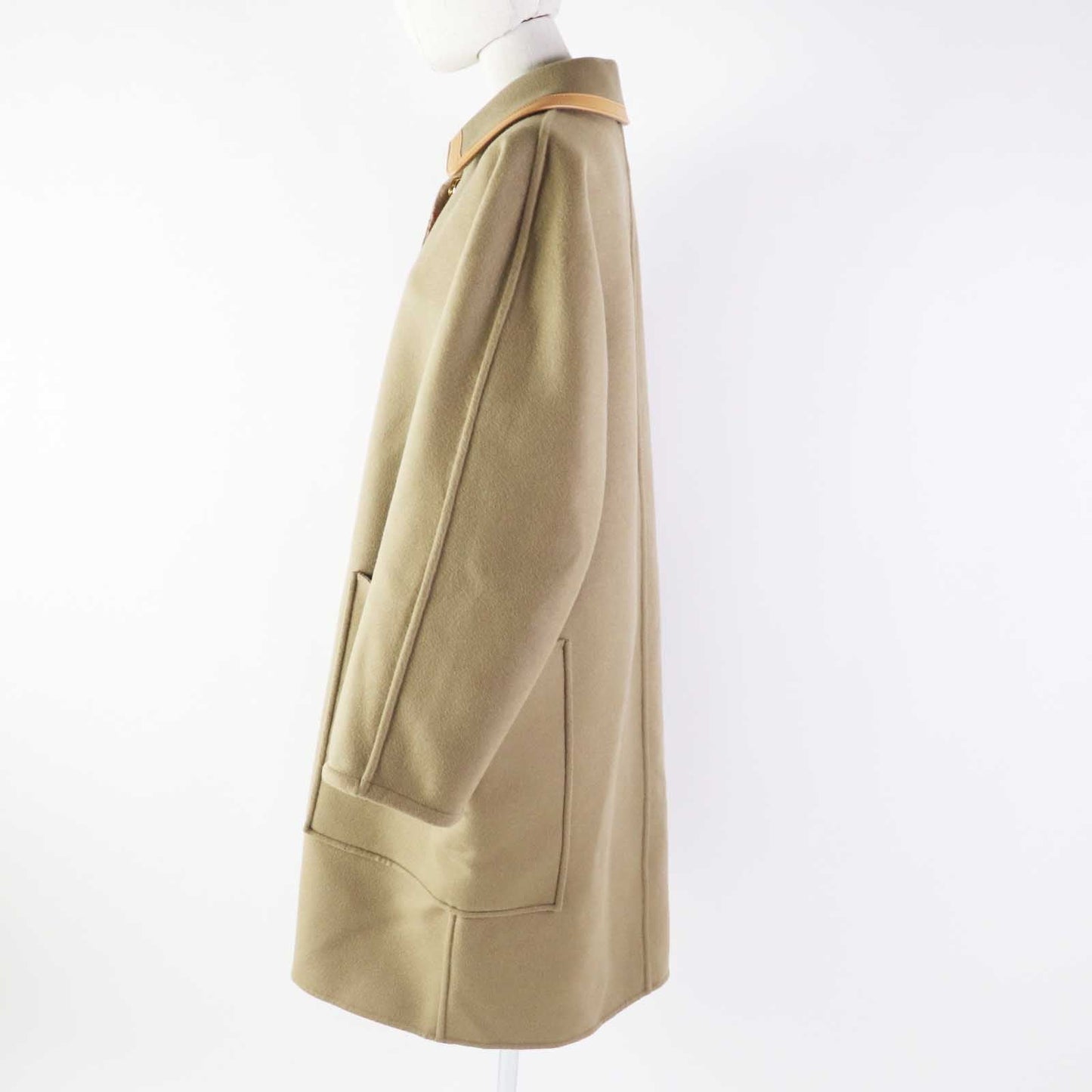 LOUIS VUITTON coat 1ABQP2 Outer material: 99% wool, Outer material: 1% silk, Part: Lamb leather beige Removable collar double face coat Women 36