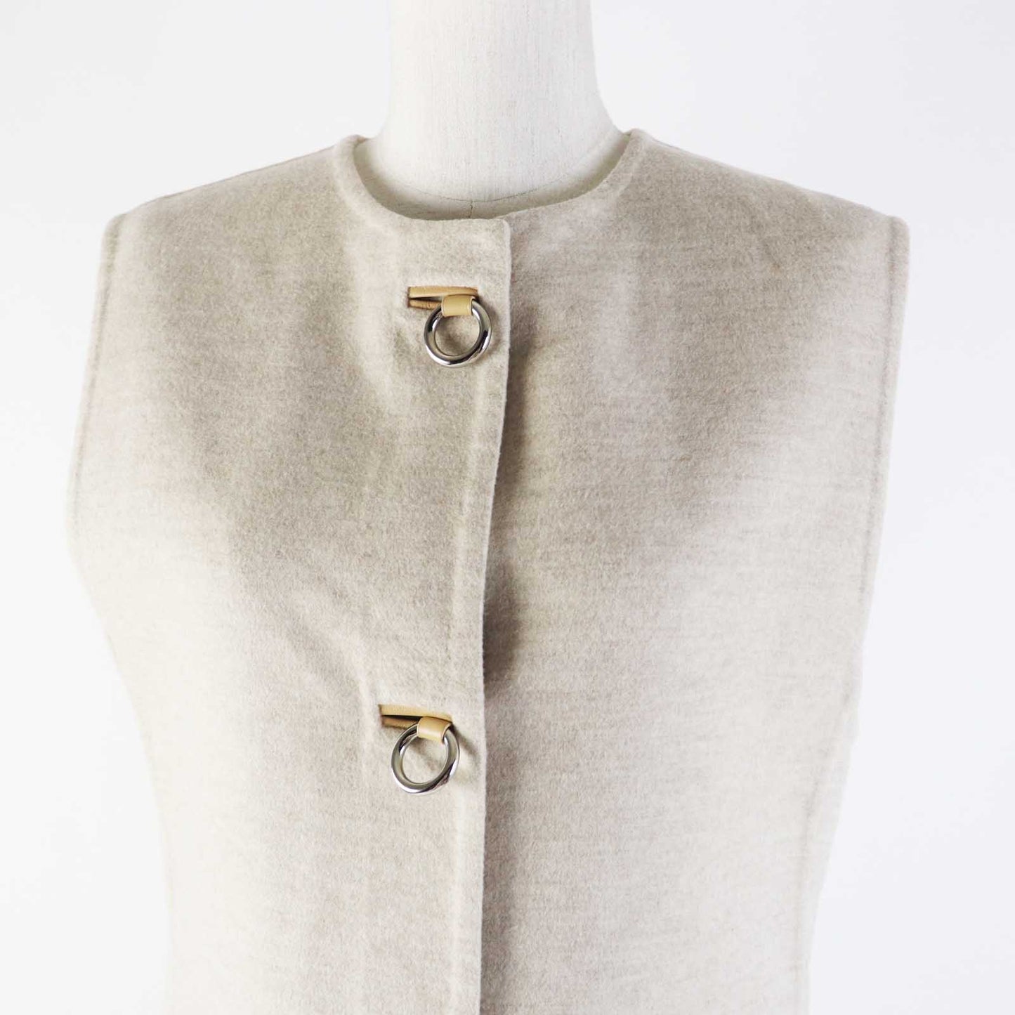 HERMES Vest 3E0223DZ Main: 100% cashmere, Leather part: Sheepskin light beige Women 36