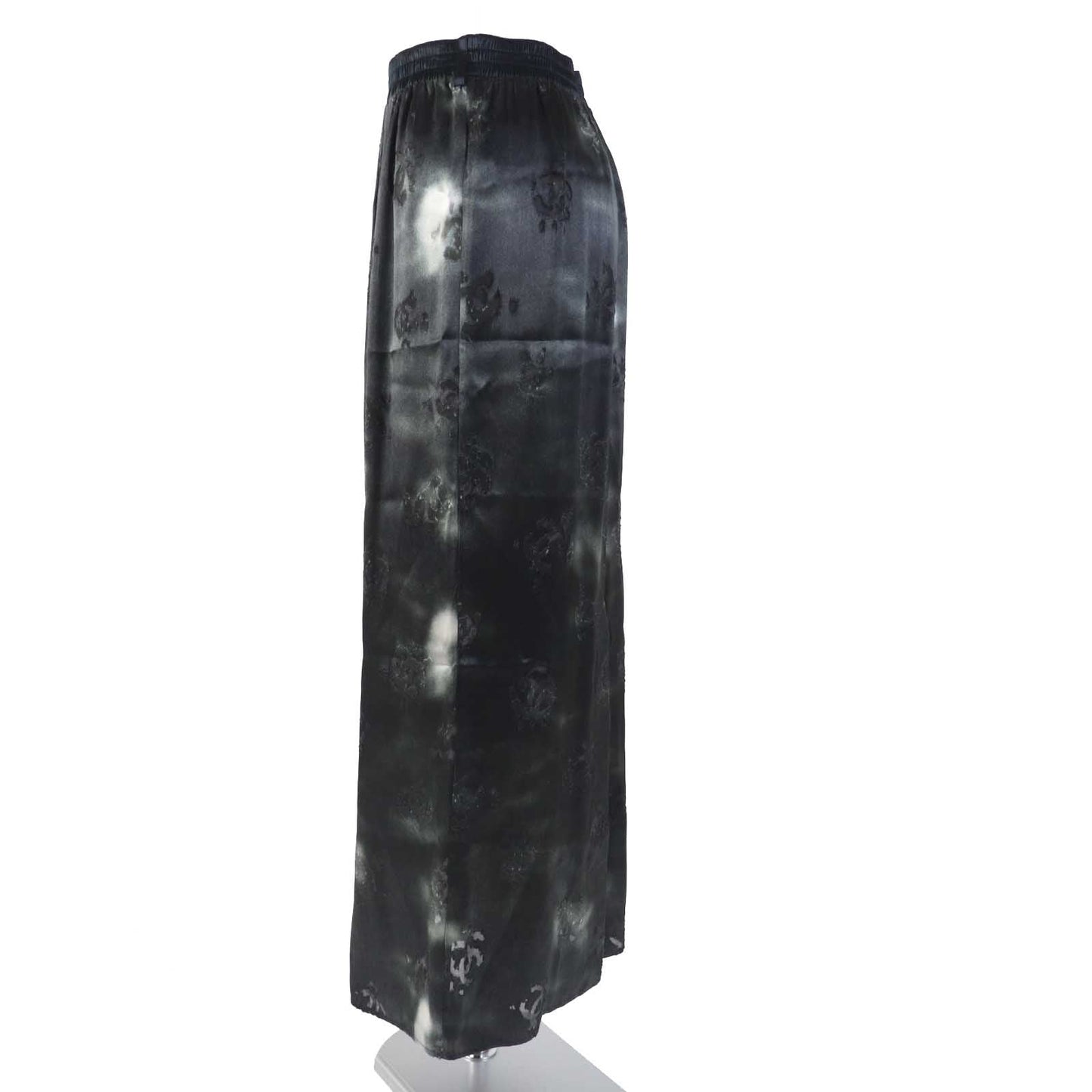 CHANEL Long skirt P73038 Main: 69% rayon, Main: 31% silk, Part: 93% silk, Part: 7% elastane (polyurethane) black Mtiers d'art collection Women 34