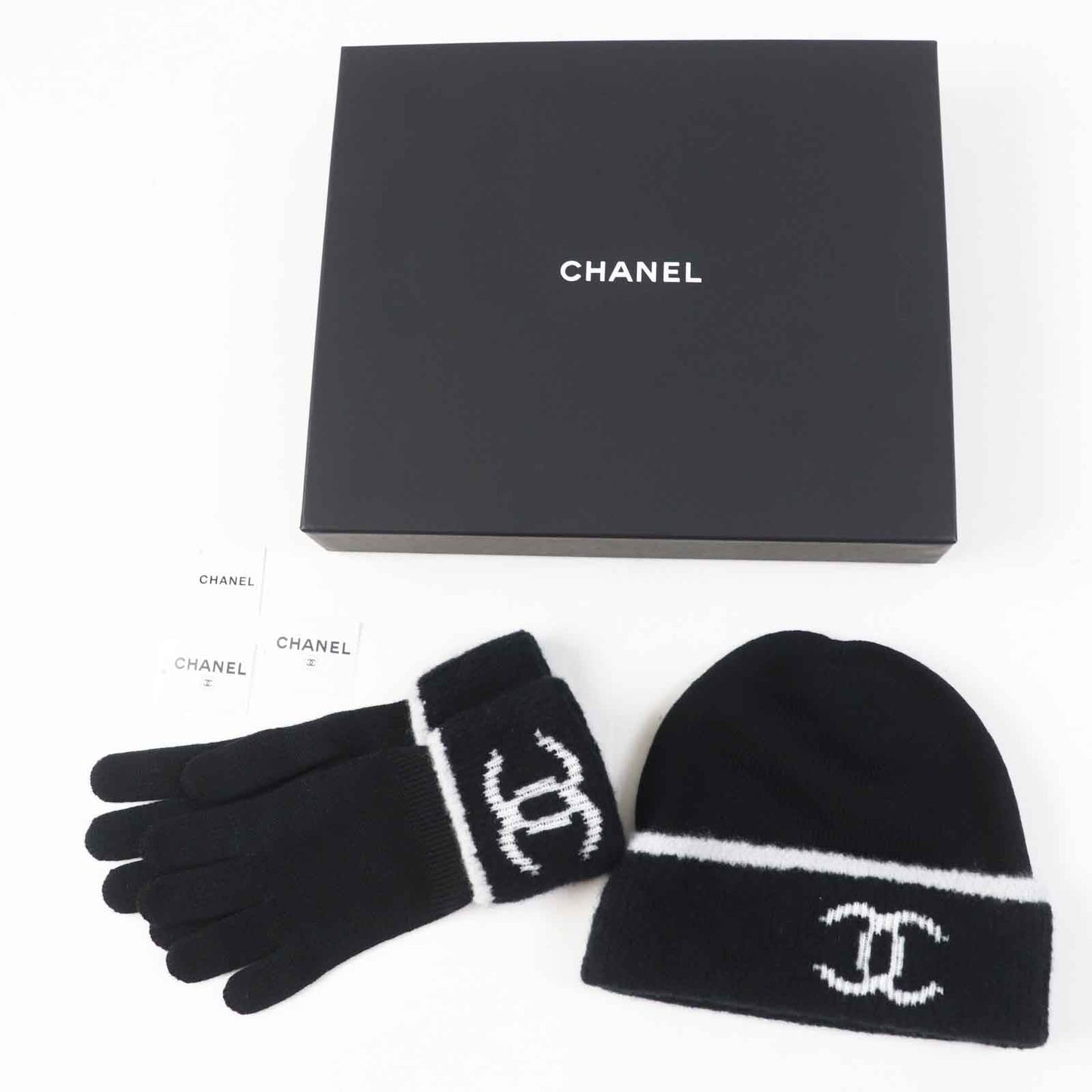 CHANEL gloves Main: 73% wool, 19% cashmere, 4% silk, 2% nylon, 1% polyester Black White Two-piece set Women