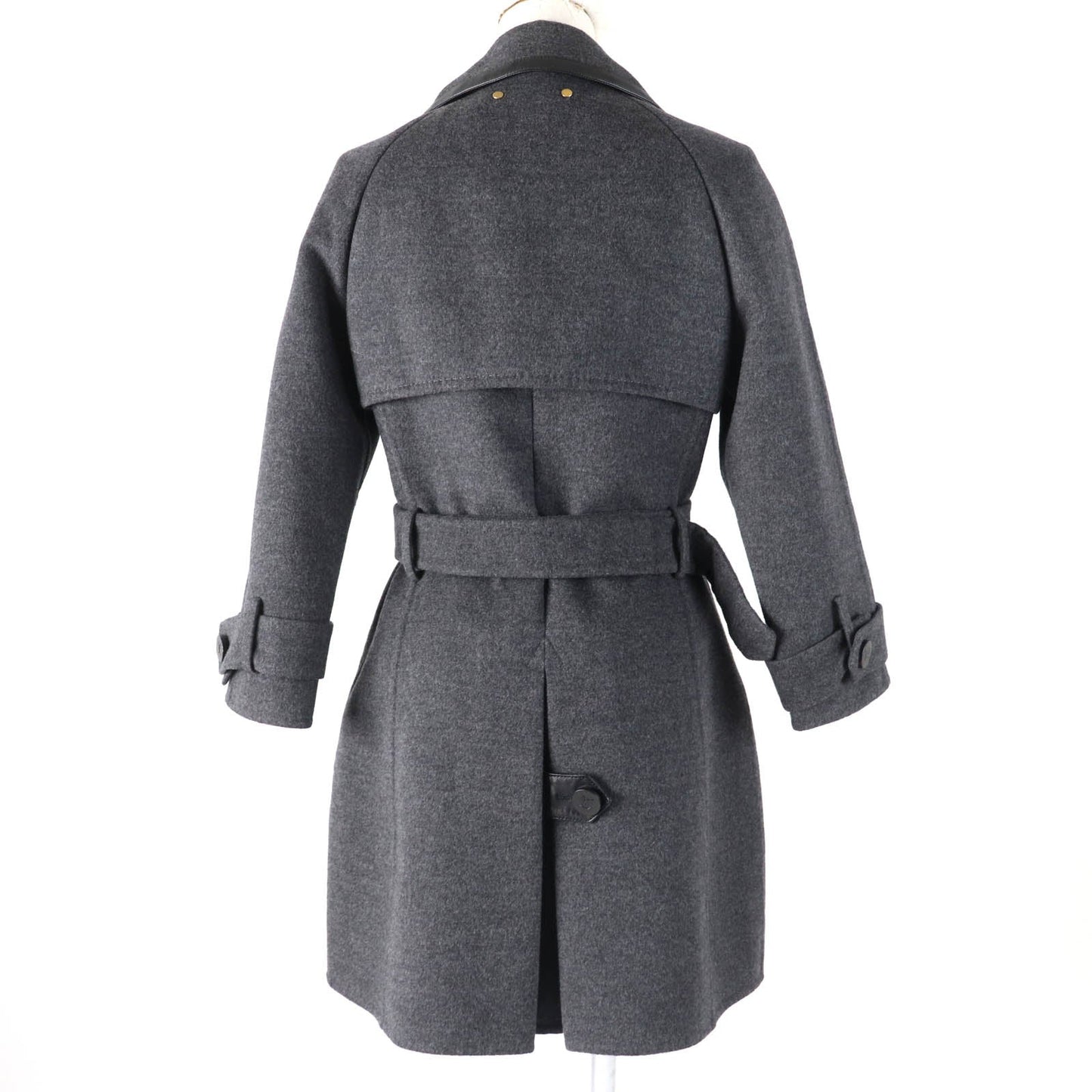 LOUIS VUITTON coat Main: 90% wool, Main: 10% cashmere, Lining: 100% rayon, Part: sheepskin gray Women 36