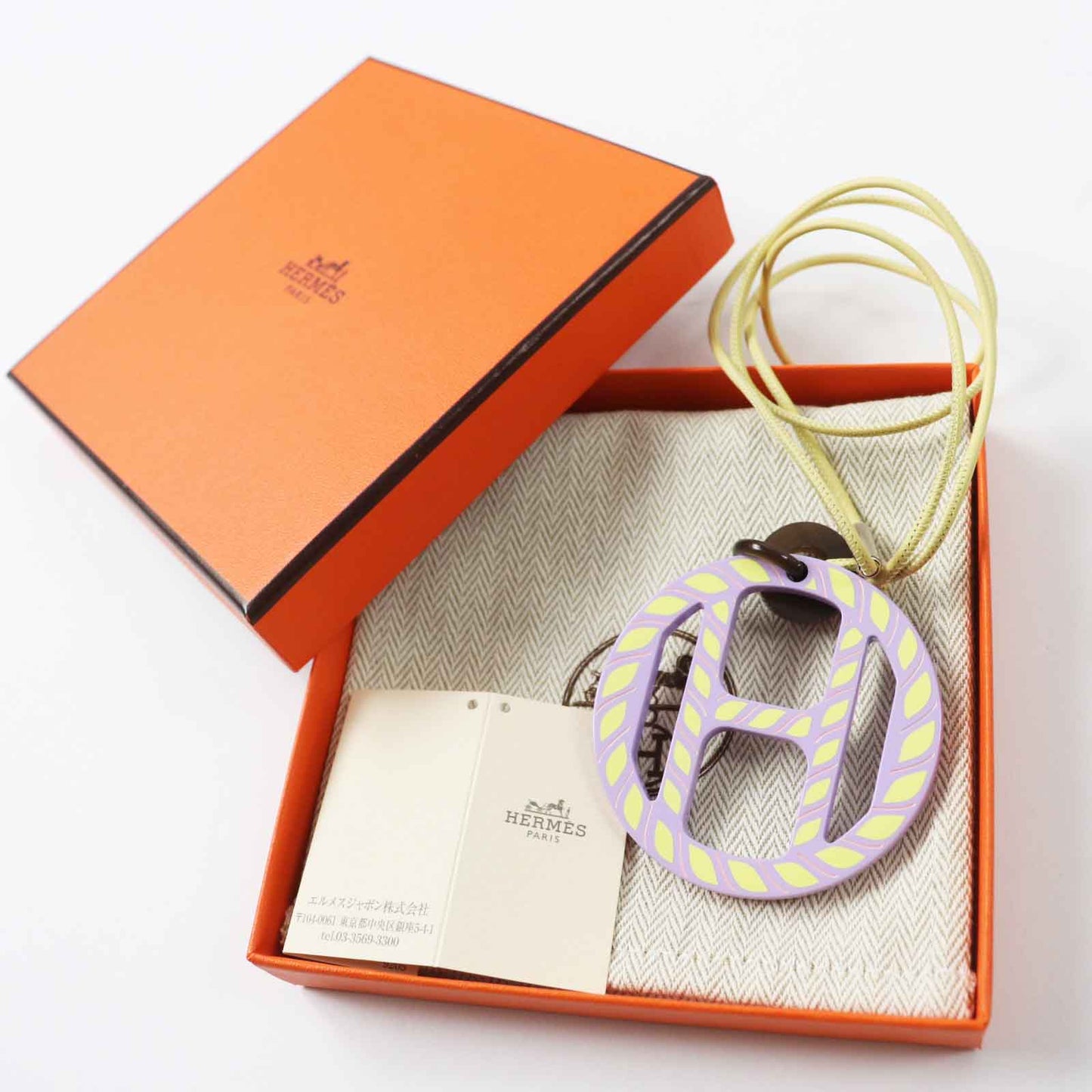 HERMES Necklace Main: Buffalo horn Lavender Yellow H Equip Women