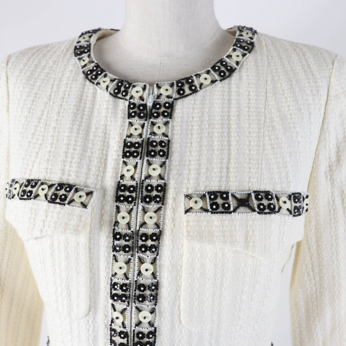 CHANEL Jacket 03P P21247 Outer: 56% cotton, Outer: 44% linen, Lining: 95% silk, Lining: 5% elastane (polyurethane) Ivory black Women 38