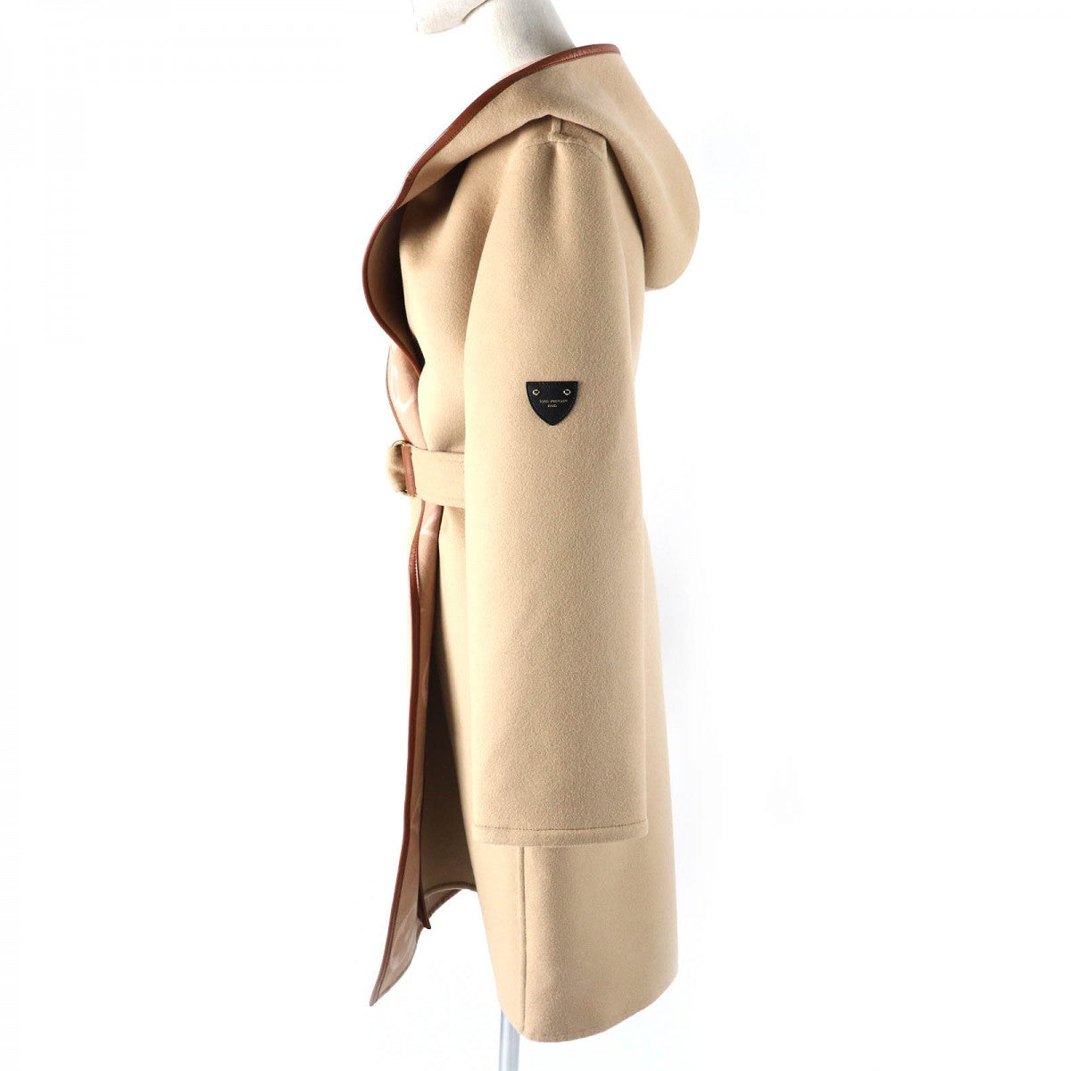LOUIS VUITTON coat Outer: 99% wool, Outer: 1% silk, Lining: 53% rayon, Lining: 47% cupra, Leather part: sheepskin beige Women 38