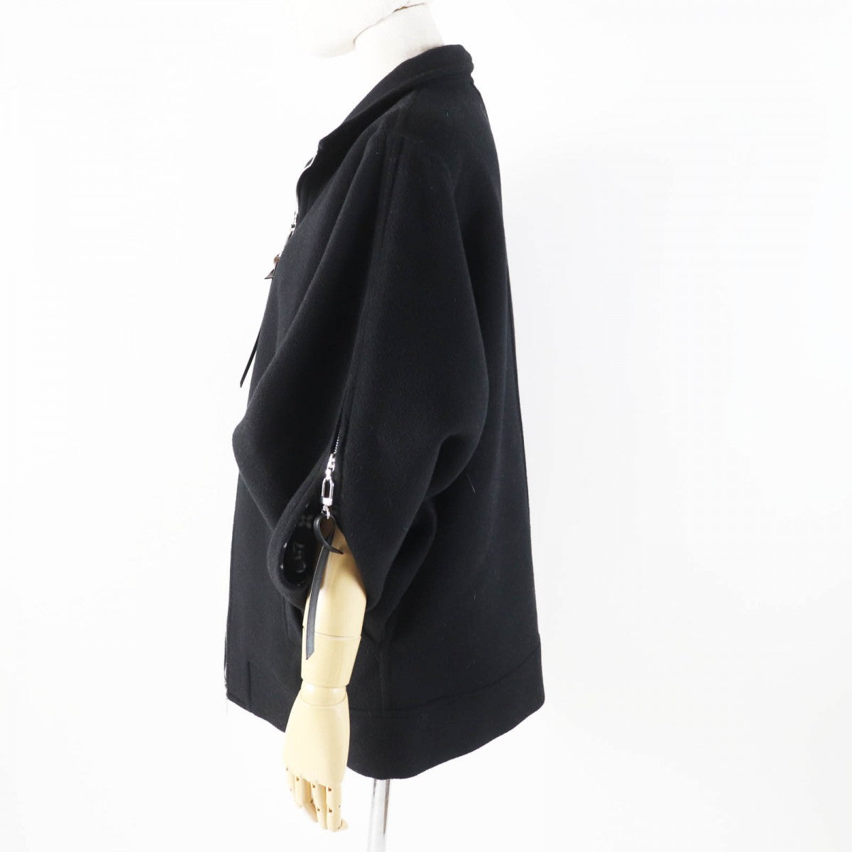 LOUIS VUITTON Jacket 1AGGMM Outer: 99% wool, Outer: 1% silk, Lining: 100% cotton, Part: 100% polyester, Leather part: cowhide black Double-faced batwing sleeve jacket Women 40
