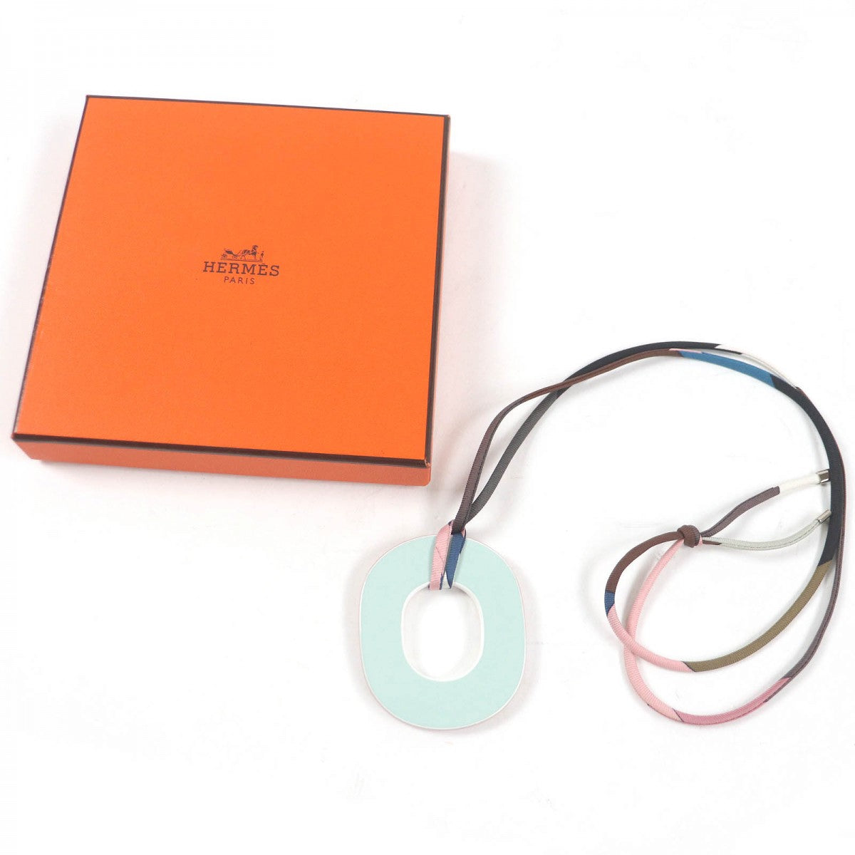 HERMES Necklace Main: Buffalo horn, Main: Lacquer wood, Part: Silk pink Ism Pigman mens