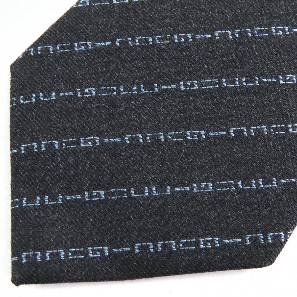 GUCCI tie Main: 100% wool, Lining: 60% cupra, Lining: 40% silk Dark gray mens