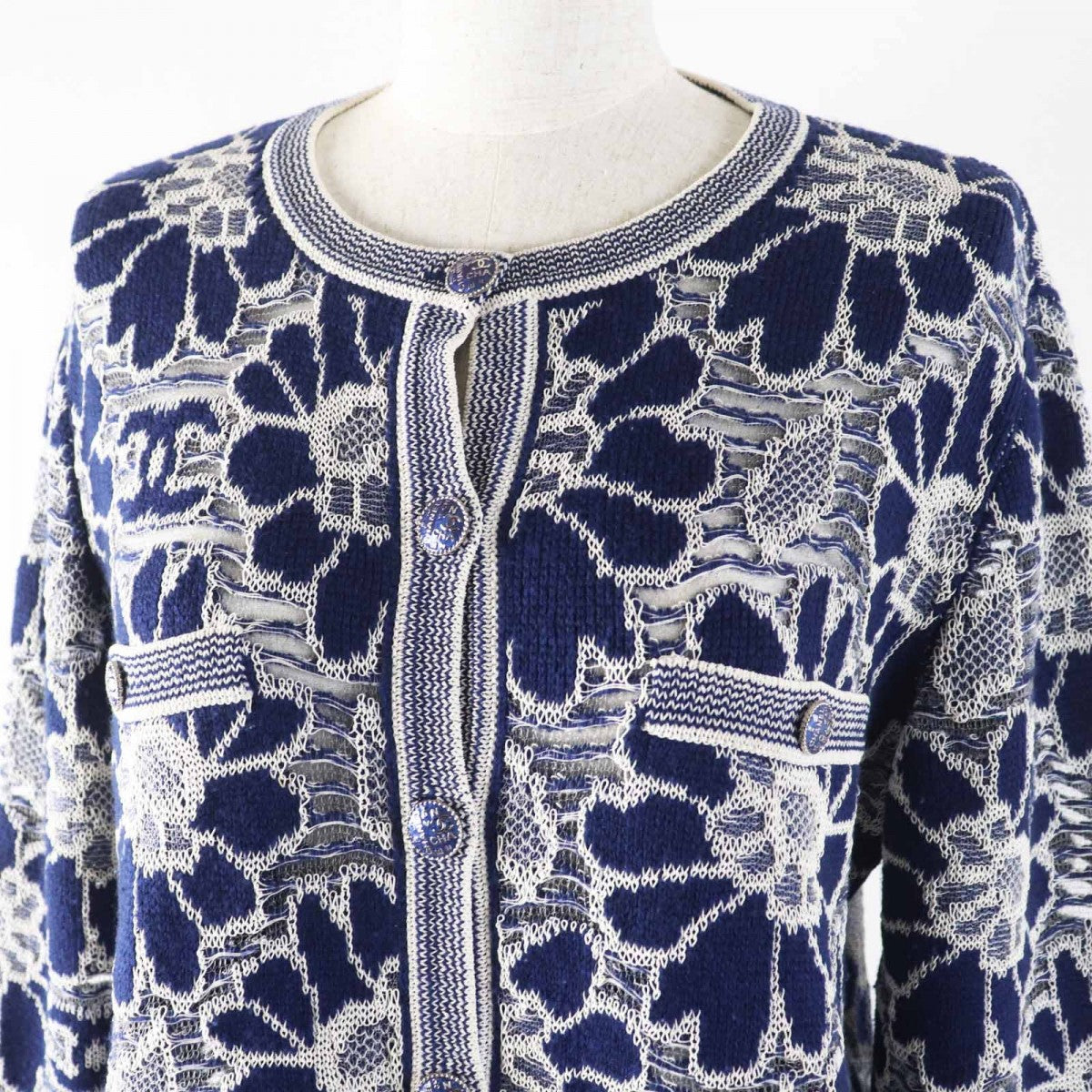 CHANEL cardigan P63038 Main: 52% wool, Main: 32% cotton, Main: 16% polyamide, Part: 55% cotton, Part: 23% wool Navy white Women 38