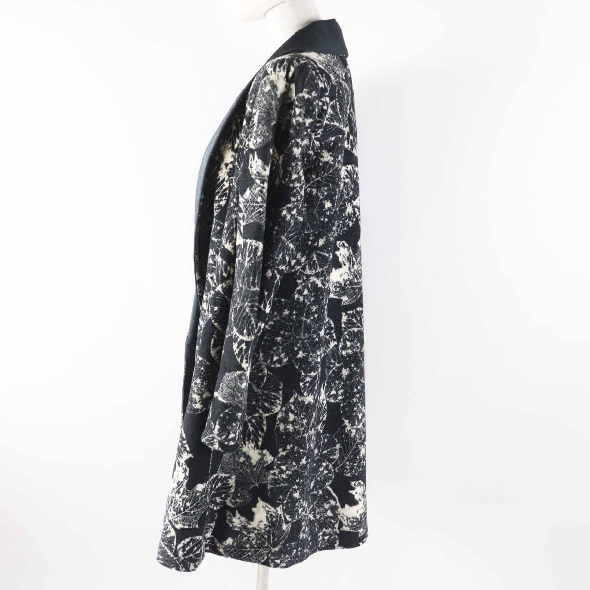 CHANEL coat P60011 Main: 100% cotton, Lining: 100% silk, Part: 100% silk Black light beige Women 36