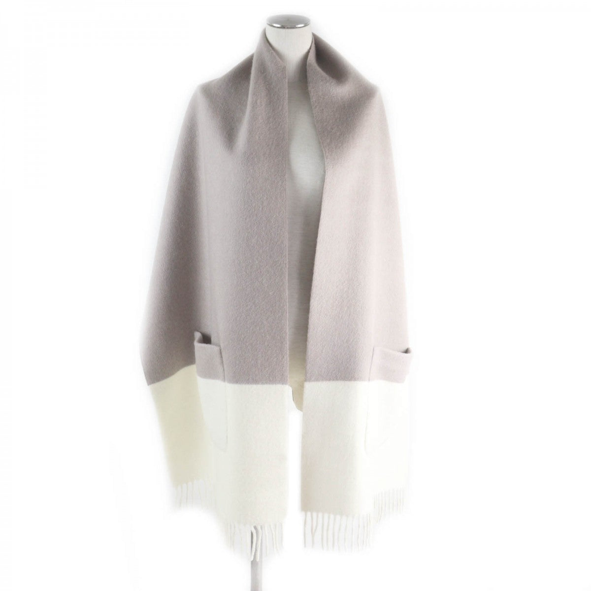 HERMES Stall Main: 100% cashmere, Lining: 100% silk, Part: Sheepskin Greige White Women