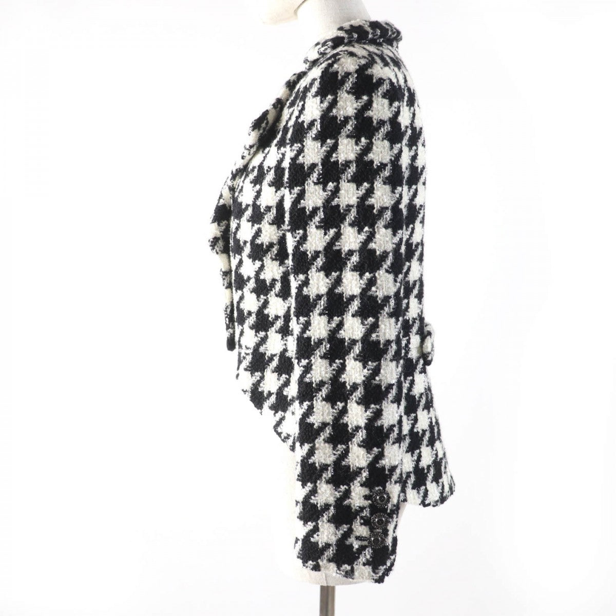 CHANEL Jacket P62358V47832 Main: 75% wool, Main: 15% polyamide (nylon), Main: 10% viscose (rayon), Lining: 61% wool, Lining: 16% silk Black White Women 36