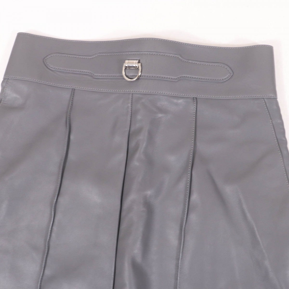 HERMES Shorts Main: Sheepskin, Lining: 65% Rayon, Lining: 35% Cotton gray Women 38