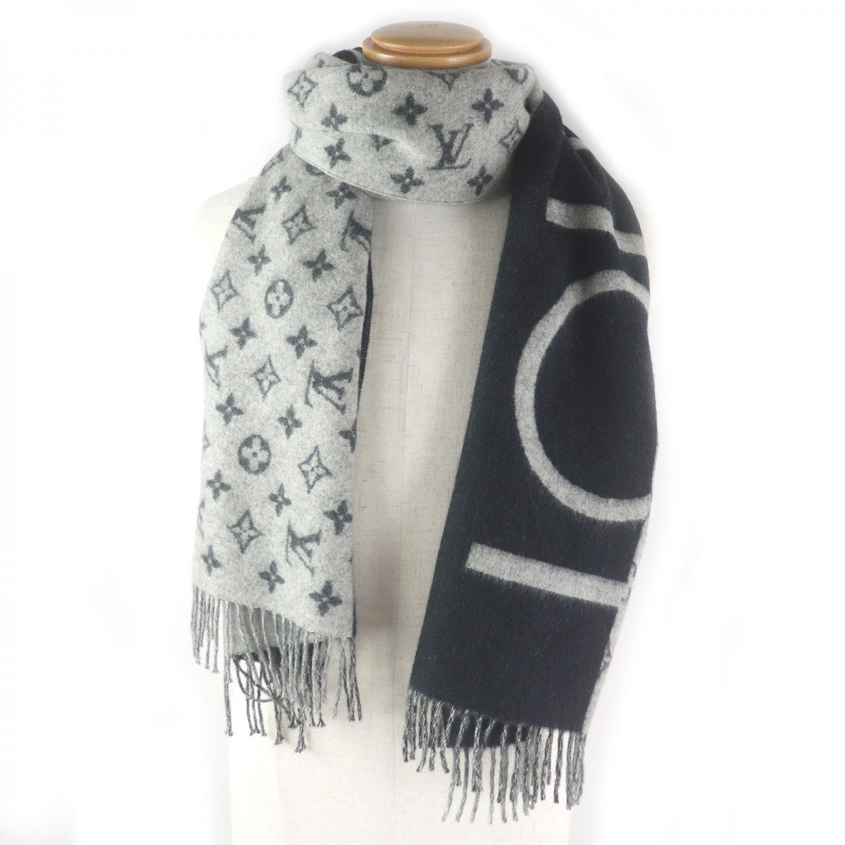 LOUIS VUITTON Scarf M70924 Main: 100% cashmere Gray black Esharp / LV Split mens