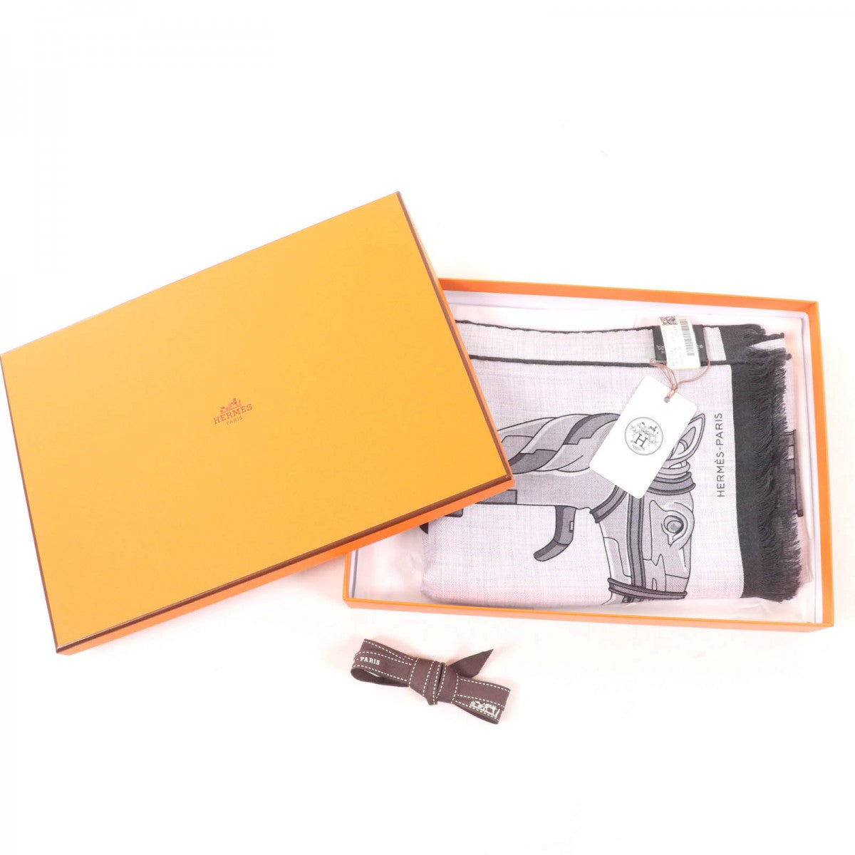 HERMES Stall Main: 70% cashmere, Main: 30% silk Gris Cine Clair/Gris Moyen/Anthracite Rectangle 63x180 cm Katsouna Women