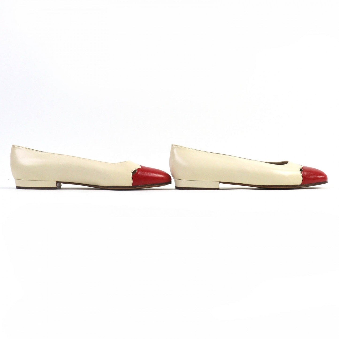 CHANEL pumps leather Ivory Red 37