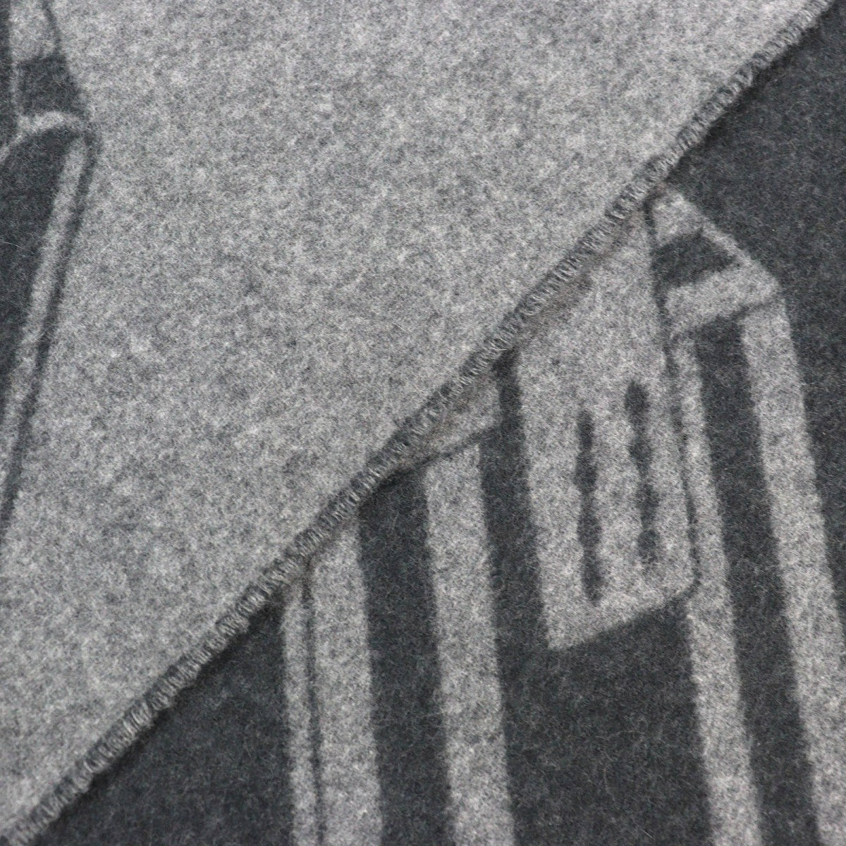HERMES Scarf H394808T cashmere Gris Cine/Anthracite zigzag sangre