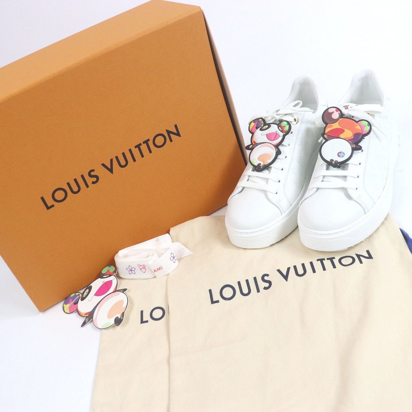 LOUIS VUITTON Low cut sneakers 1AGZGR leather white Timeout line 42