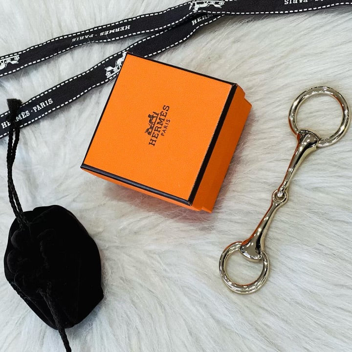HERMÈS  Goldtone Permabrass Mors Scarf Ring