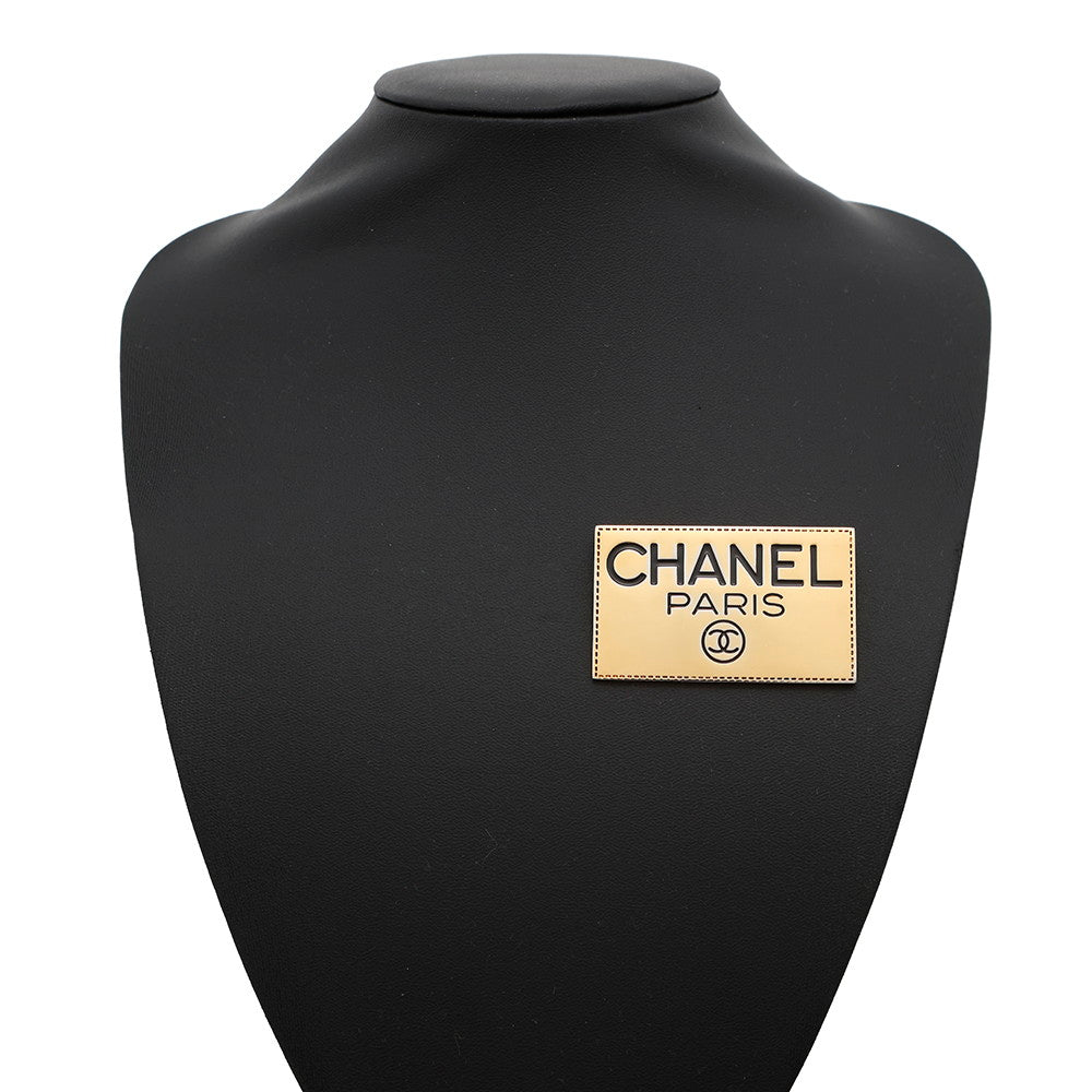 CHANEL Plate Brooch Gold Metal