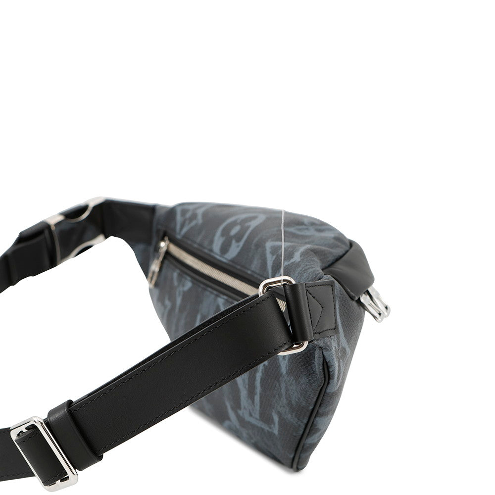 LOUIS VUITTON Discoveryã»Bumbag NM NoirM57276 Monogram / pastel
