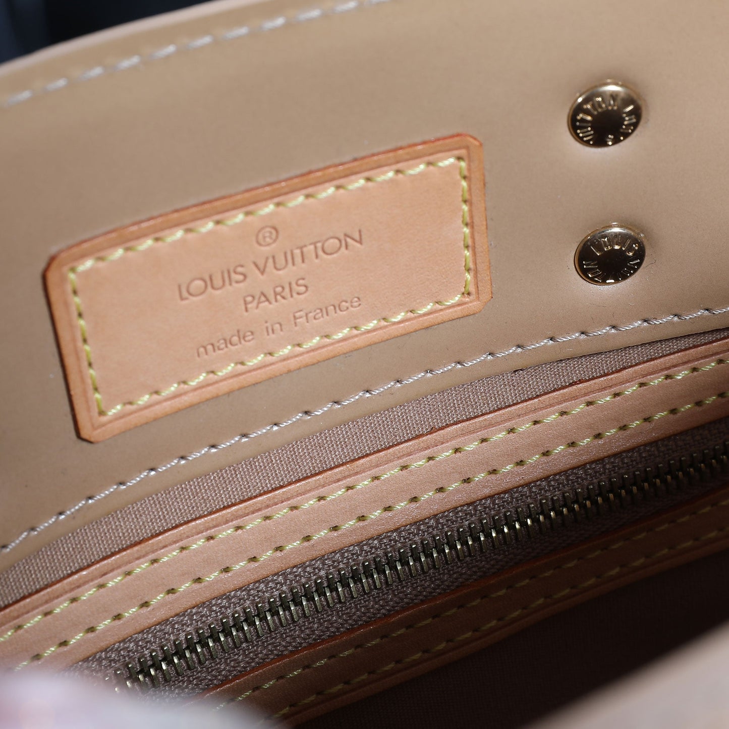 Louis Vuitton Louis Vuitton Noisette Vernis Reade PM