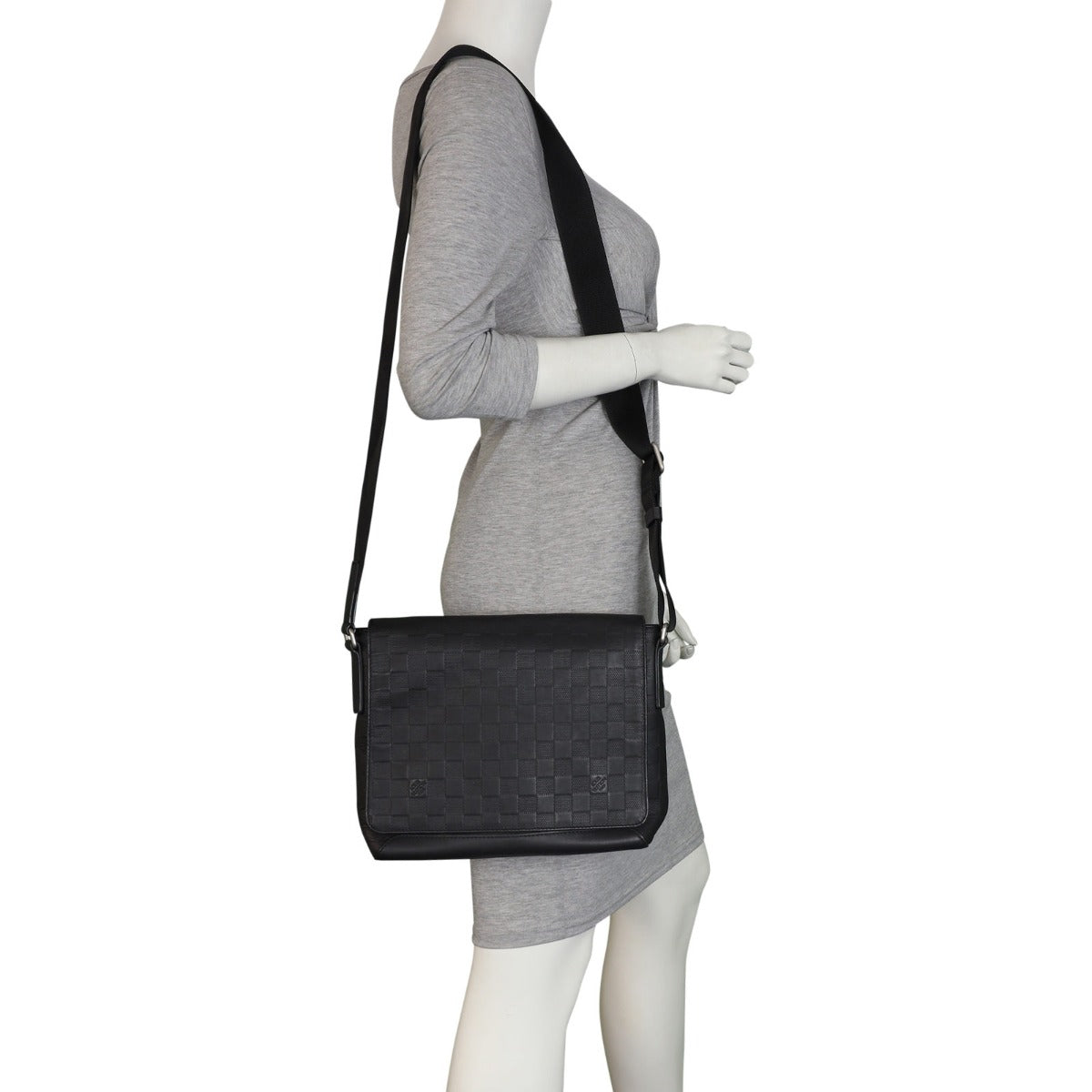 Louis Vuitton District PM Messenger Damier Infini