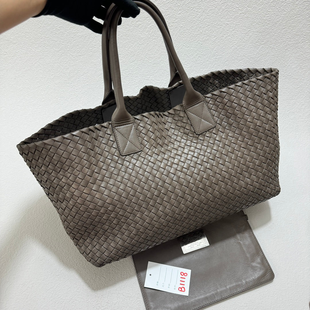 Bottega Veneta Cabat Large Intreccio Leather Tote Bag Grey 40-43cm