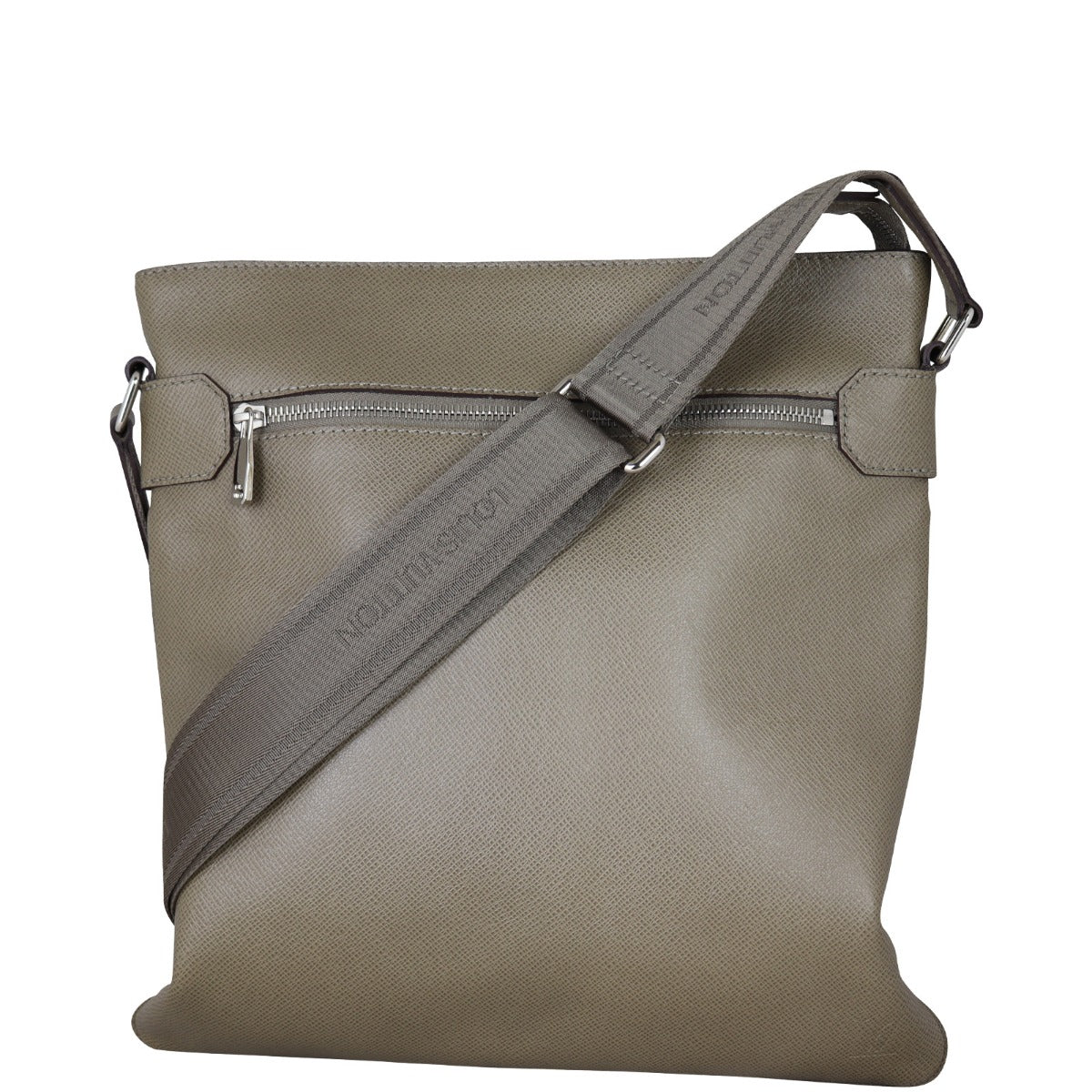 Louis Vuitton Taiga Sasha Messenger Bag