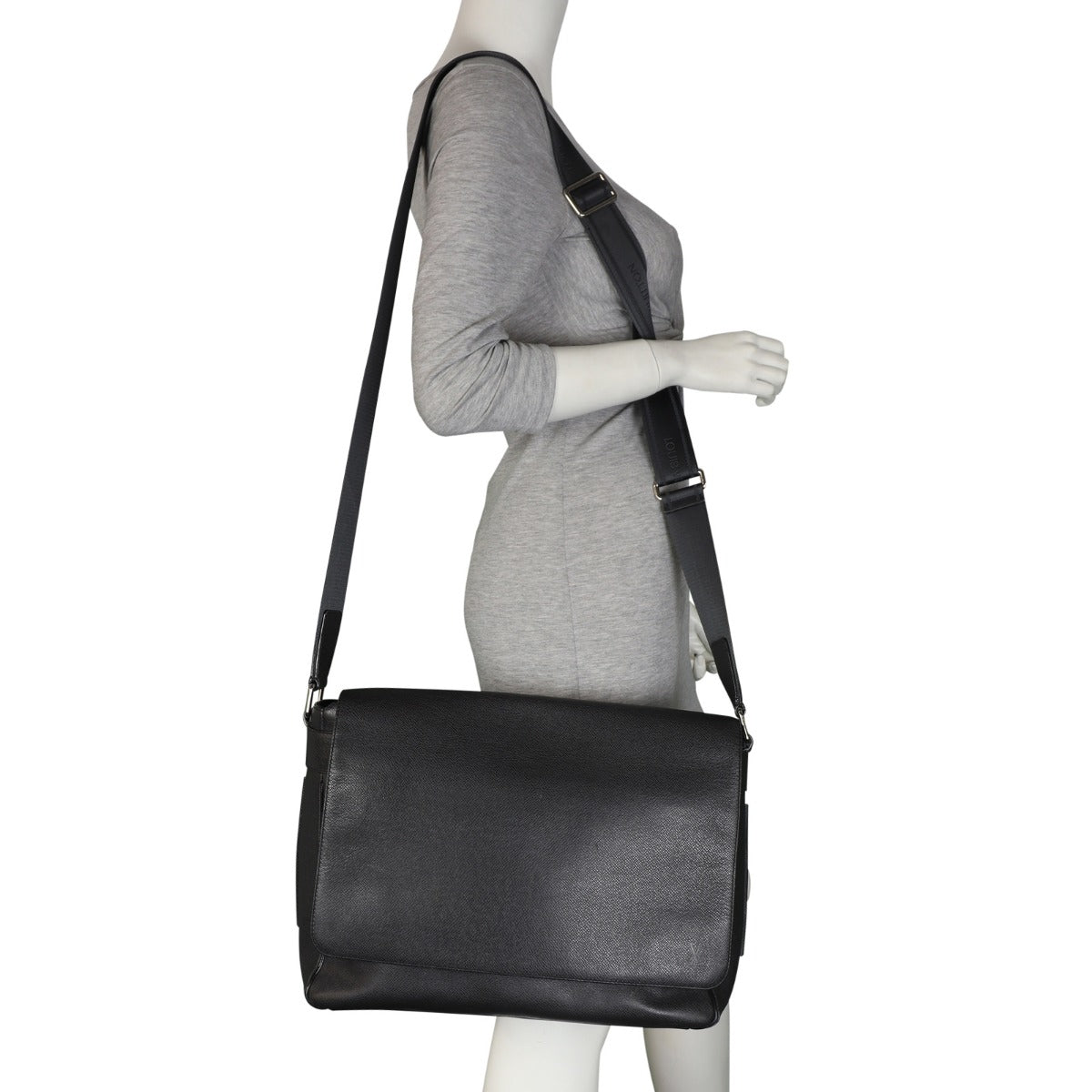 Louis Vuitton Taiga Roman Messenger Bag