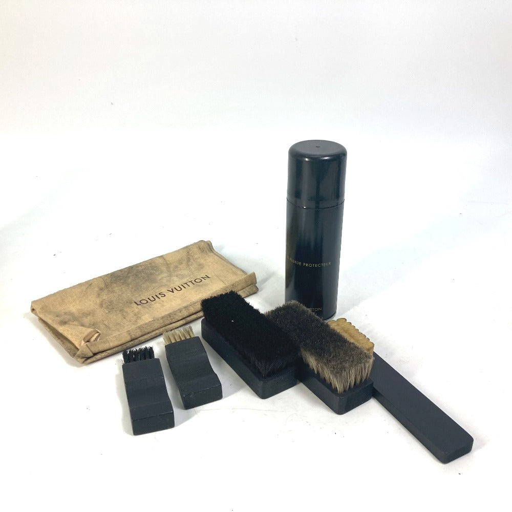 LOUIS VUITTON Pouch M47925 Monogram canvas Brown 6-piece set Monogram shoe maintenance set