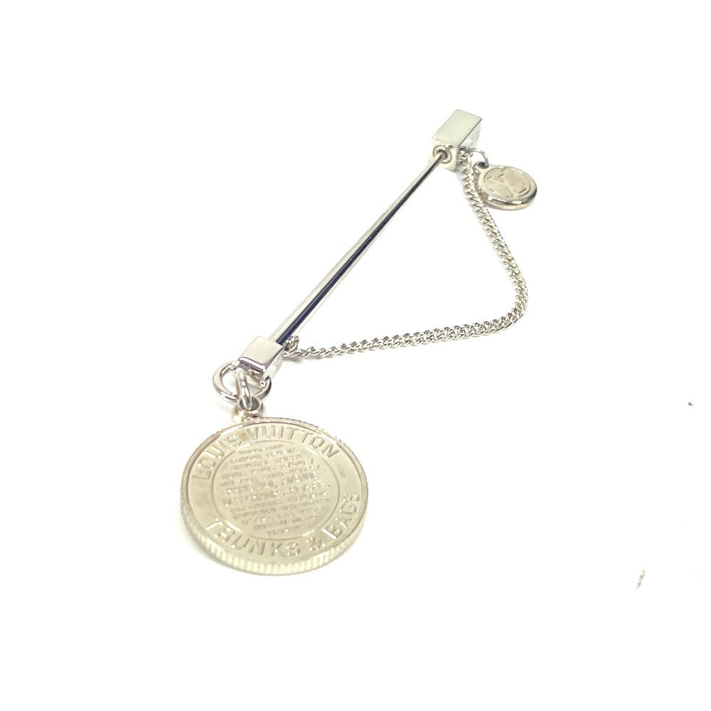 LOUIS VUITTON Brooch MP1799 metal Silver Charm Brooch Traveler Stamps unisex(Unisex)