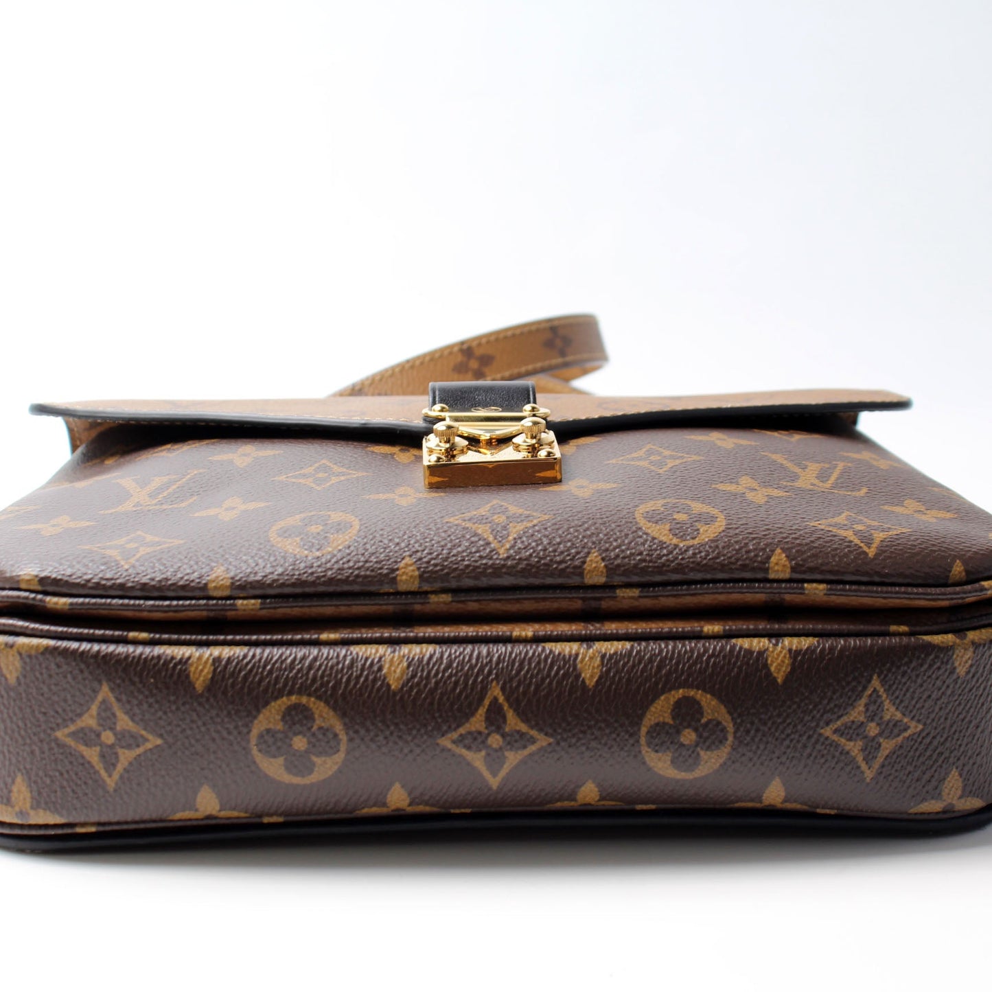 Louis Vuitton Pochette Metis Reverse Monogram