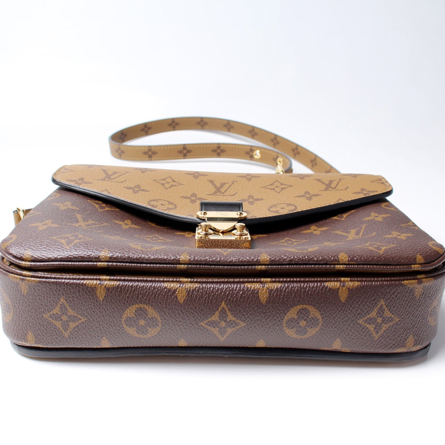 Louis Vuitton Pochette Metis Reverse Monogram