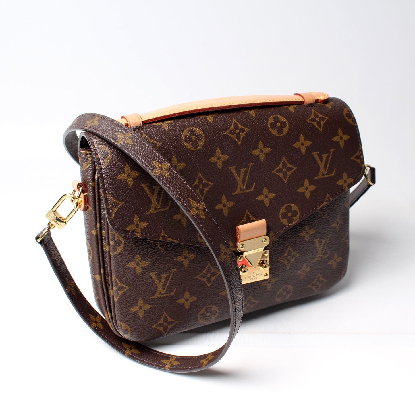 Louis Vuitton Pochette Metis Monogram