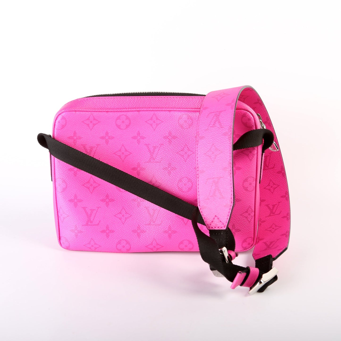 Louis Vuitton Outdoor Messenger Tiagarama