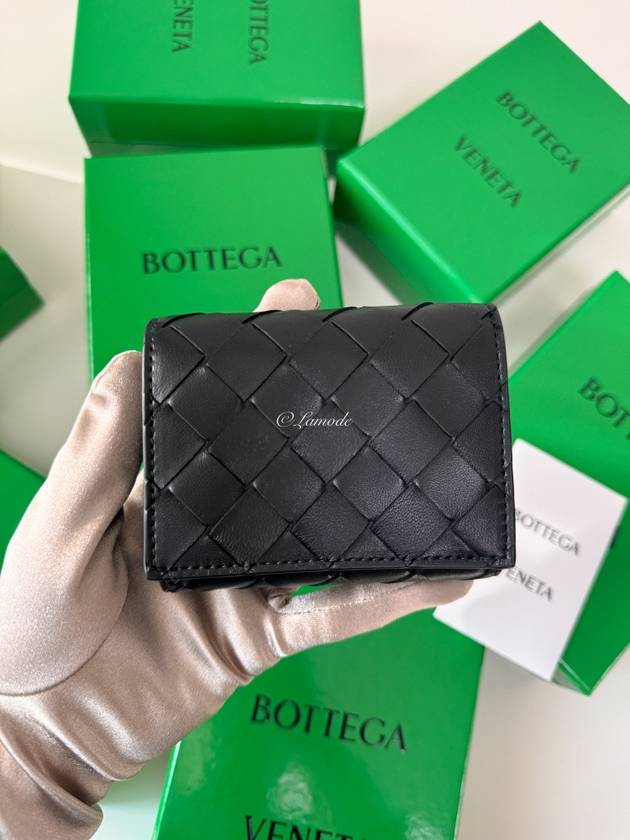 Luxury Bottega Veneta Intrecciato Trifold Half Wallet Black