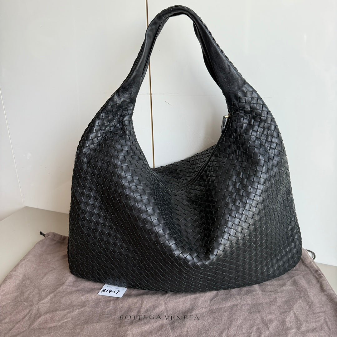 Bottega Veneta Veneta Hobo Maxi Black Leather 52cm