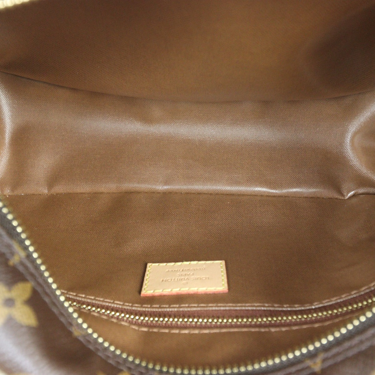Louis Vuitton Toiletry Pouch 25 Monogram