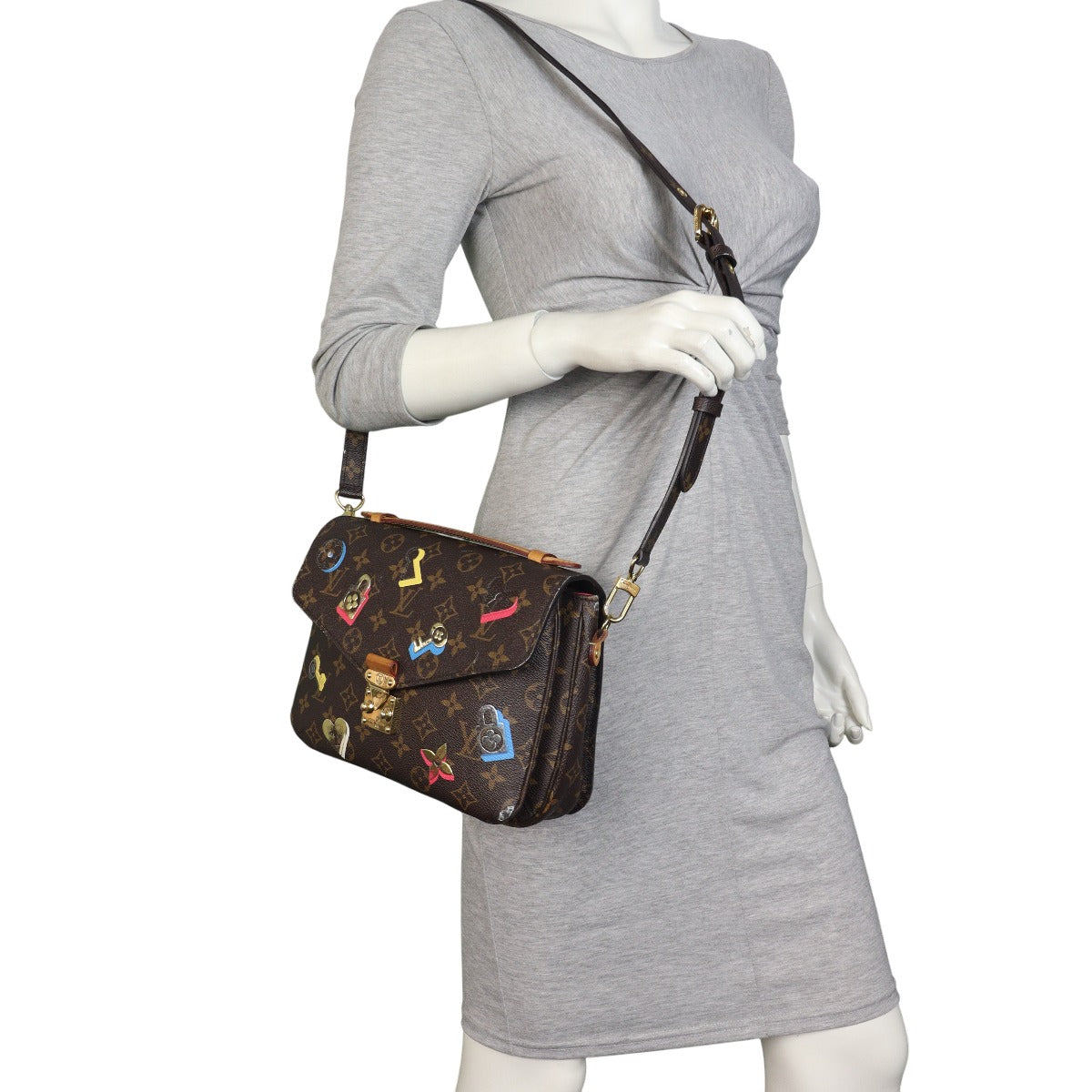 Louis Vuitton Pochette Metis Monogram Love Lock