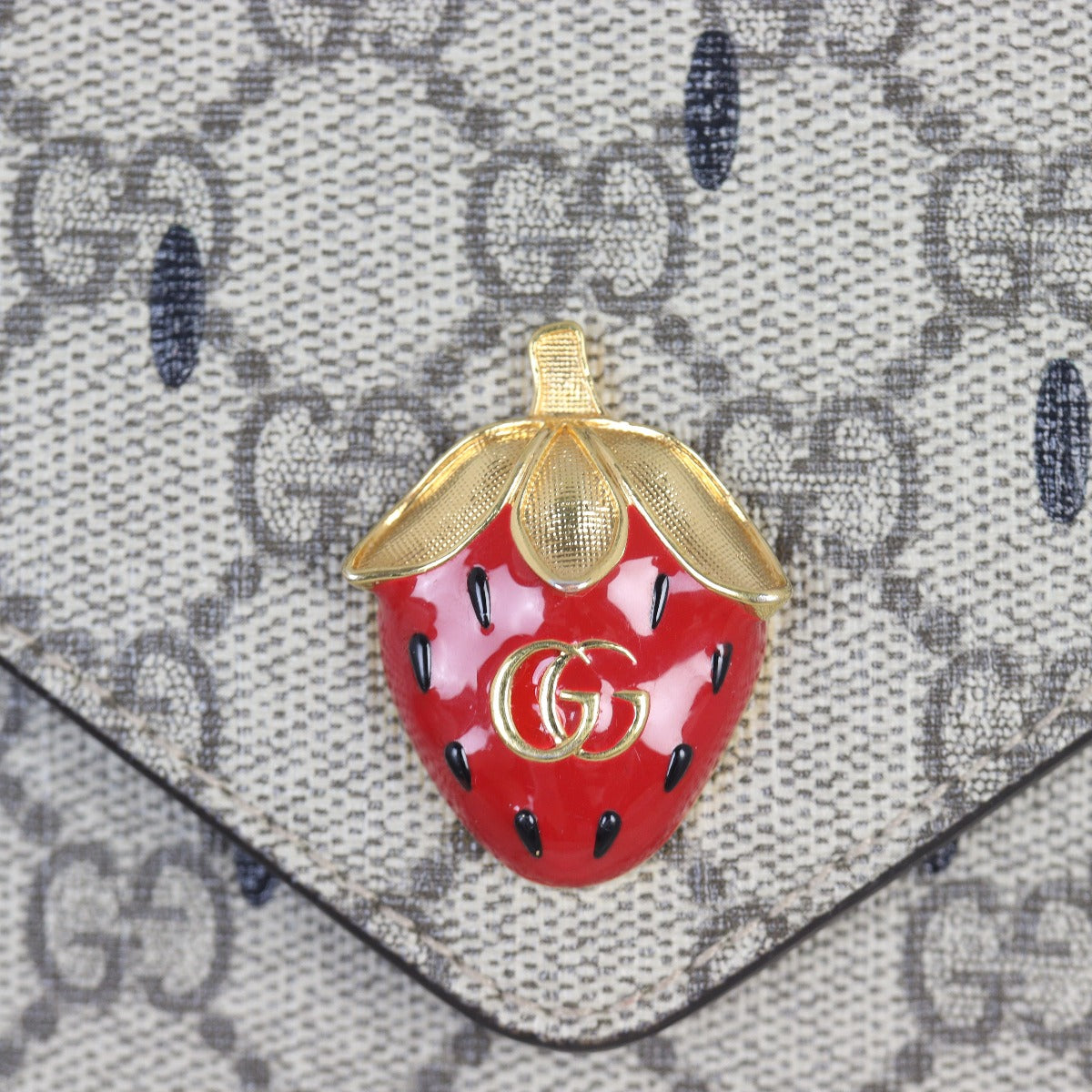 Gucci Dionysus GG Supreme Strawberry Mini Chain Wallet