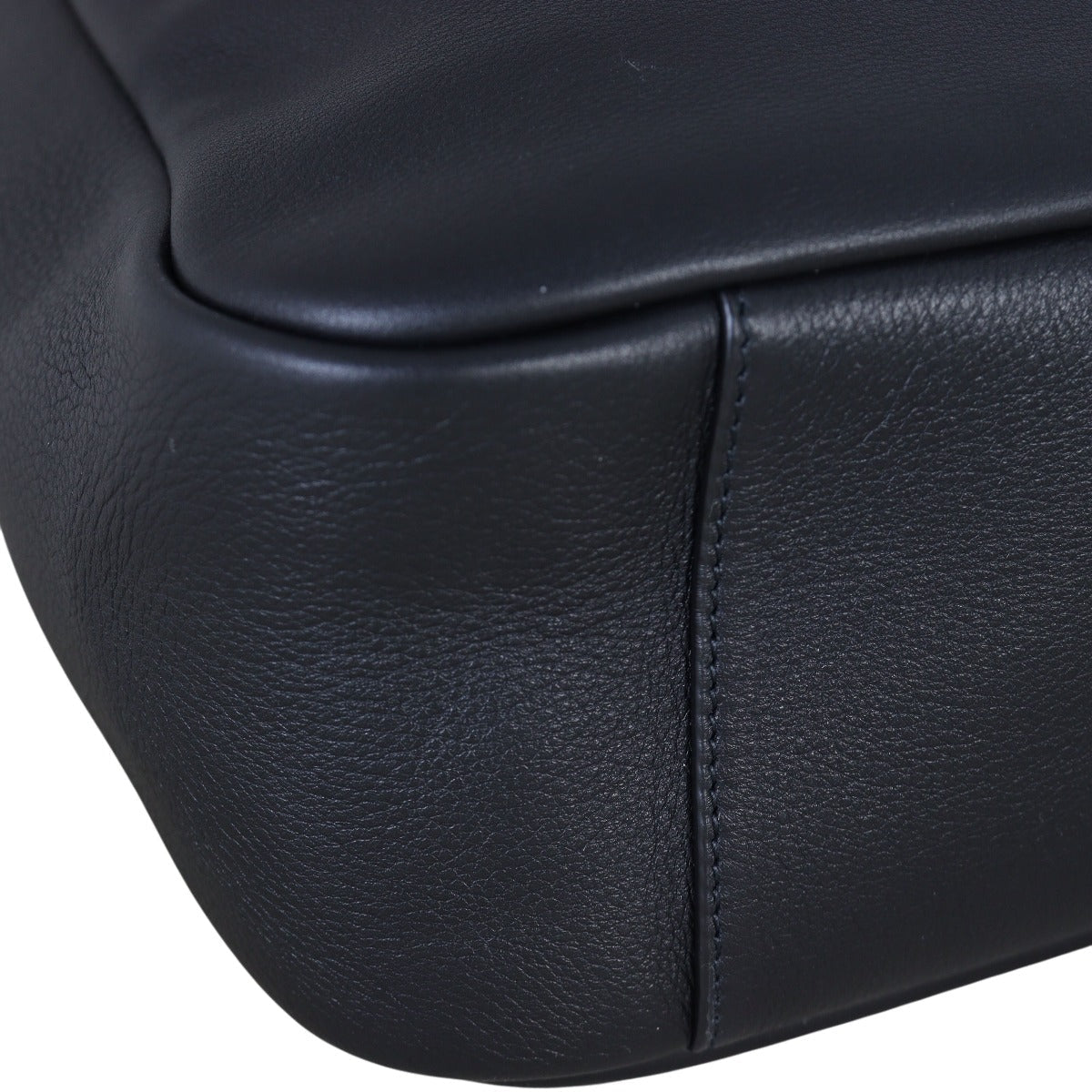 Saint Laurent Le 5 a 7 Soft Small Shoulder Bag
